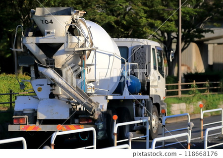 Image of agitator truck (concrete mixer truck) 118668176
