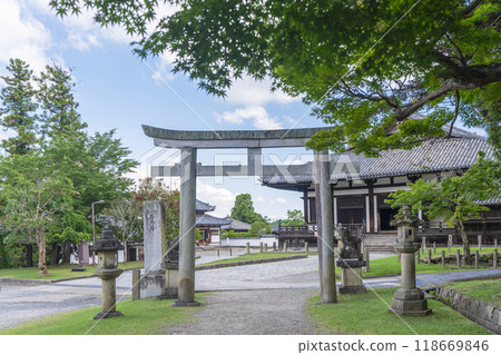 The northern torii gate of Tamukeyama Hachiman Shrine (Zoshicho, Nara City, Nara Prefecture) The northern torii gate of Tamukeyama Hachiman Shrine (Zoshicho, Nara City, Nara Prefecture) 118669846