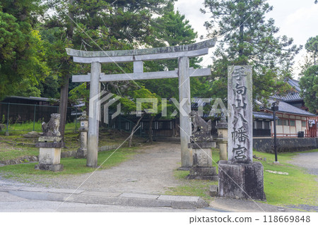 The northern torii gate of Tamukeyama Hachiman Shrine (Zoshicho, Nara City, Nara Prefecture) 118669848