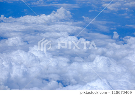 August clouds seen from the plane 118673409