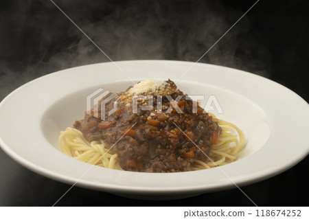 Meat sauce spaghetti with grated cheese Meat sauce spaghetti with grated cheese 118674252