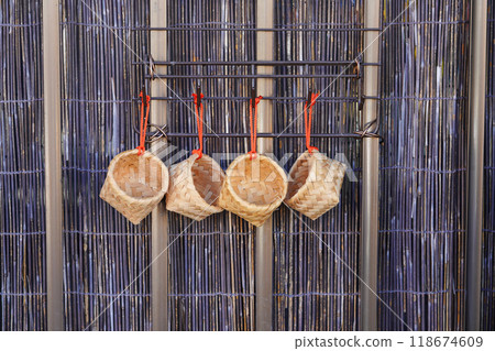 Bamboo basket 118674609