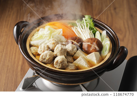 Chicken meatball hotpot 118674770