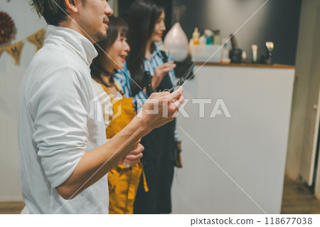 理髮師 美髮師 美女藝術家 118677038