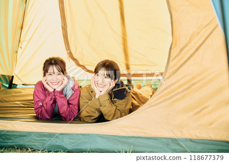 Women camping in the wilderness 118677379