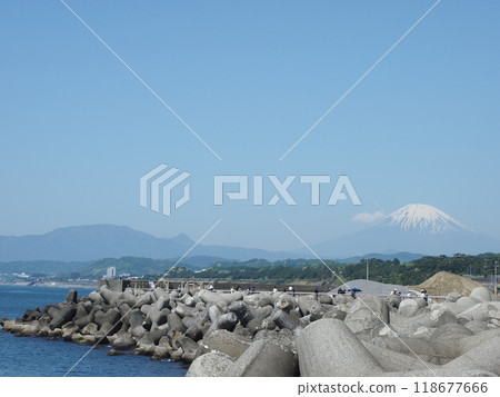 從神奈川縣相模灣看到的富士山 從神奈川縣相模灣看到的富士山 118677666