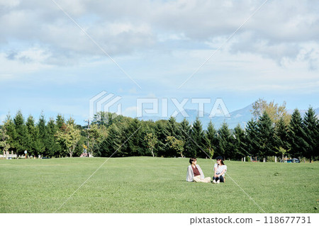 女性在大自然中放鬆 118677731