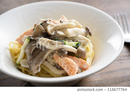 Salmon and mushrooms cream pasta 118677764