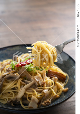 Japanese-style mushroom pasta with soy sauce 118678209