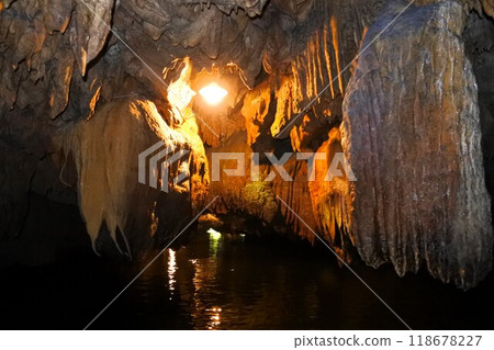Cave channel in Trang An, Vietnam Cave channel in Trang An, Vietnam 118678227