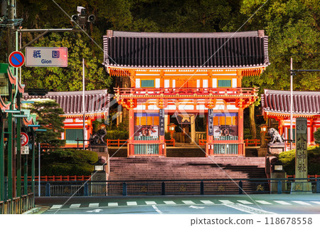 Kyoto Night Yasaka Shrine West Tower Gate Kyoto Night Yasaka Shrine West Tower Gate 118678558