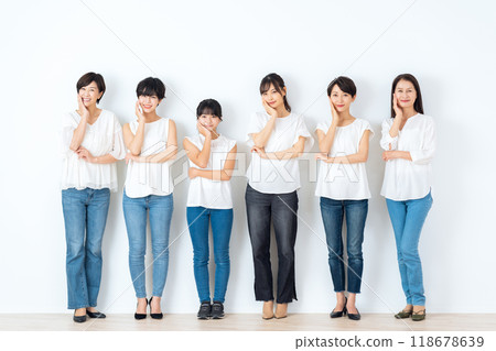 Women of all ages doing skin care Women of all ages doing skin care 118678639