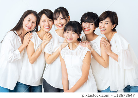 Women of all ages doing skin care Women of all ages doing skin care 118678647