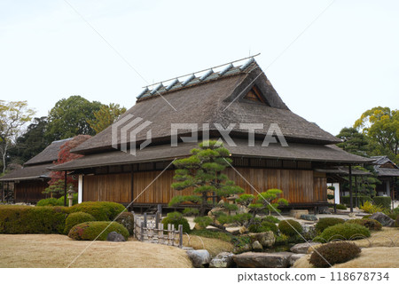 A traditional Japanese house in Korakuen Garden in Japan 118678734