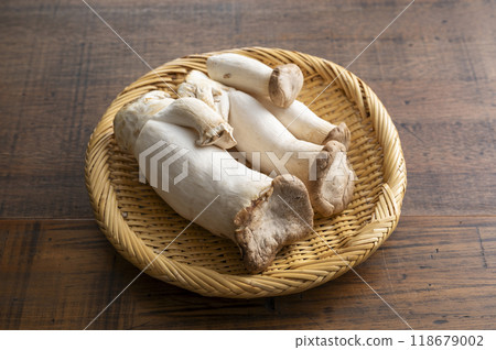 Uneven Ellinghi 118679002