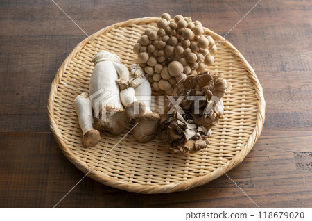 Mushroom galore: King oyster mushrooms, Shimeji mushrooms, Maitake mushrooms Mushroom galore: King oyster mushrooms, Shimeji mushrooms, Maitake mushrooms 118679020