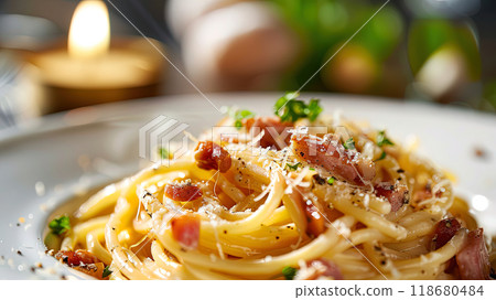 Spaghetti Carbonara: A Creamy Italian Classic 118680484