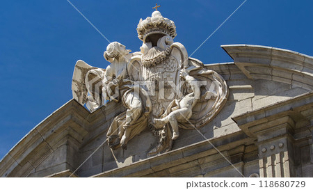The Puerta de Alcala timelapse is a Neo-classical monument in the Plaza de la Independencia in Madrid, Spain. The Puerta de Alcala timelapse is a Neo-classical monument in the Plaza de la Independencia in Madrid, Spain. 118680729