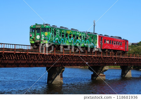 [JR Hokkaido] Kiha 40 series + Kiha 54 series Rapid "Hanasaki" (Hanasaki Line: Higashi-Kushiro to Kushiro, Kushiro River Bridge) 118681936