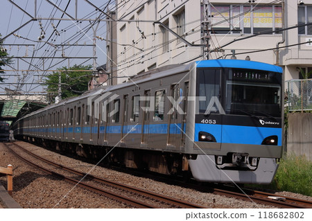 行駛在小田急小田原線的4000型列車_2010年5月17日拍攝的照片 118682802