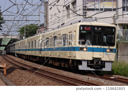 小田急小田原線運行的8000型列車（3000型列車）_2010年5月17日拍攝的照片 118682803