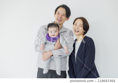 Working couple and baby Working couple and baby 118683368