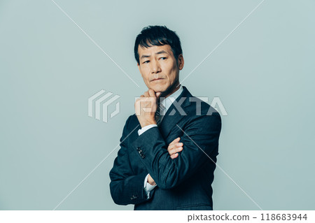 Middle businessman Middle businessman 118683944