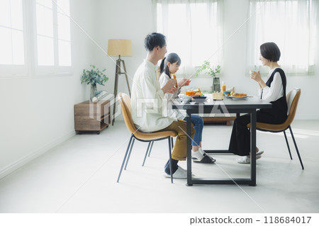 家庭餐桌圖片 118684017