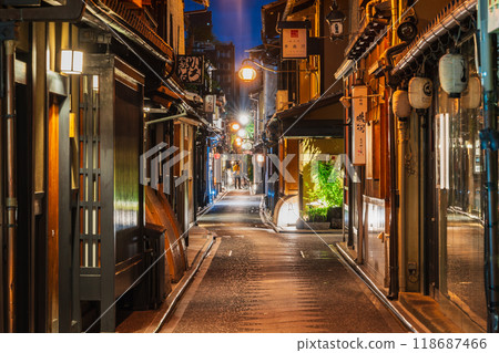 Pontocho in Kyoto night Pontocho in Kyoto night 118687466