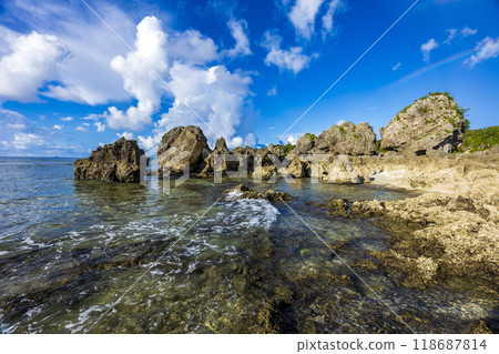 沖繩蔚藍的海天 118687814