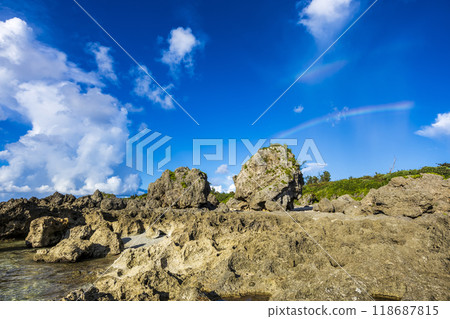 沖繩蔚藍的海天 118687815