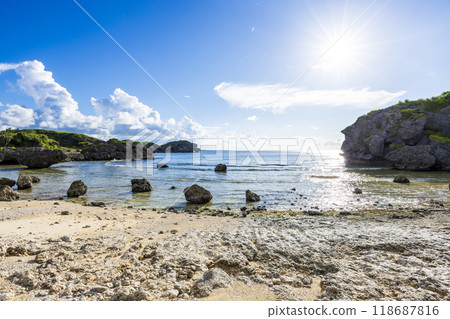沖繩蔚藍的海天 118687816