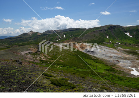 Daisetsuzan: Obachidaira, a trail on the traverse from Mt. Kurodake to Mt. Hokuchindake, Hokkaido's most spectacular mountain climbing in the remaining snow season Daisetsuzan: Obachidaira, a trail on the traverse from Mt. Kurodake to Mt. Hokuchindake, Hokkaido's most spectacular mountain climbing in the remaining snow season 118688261