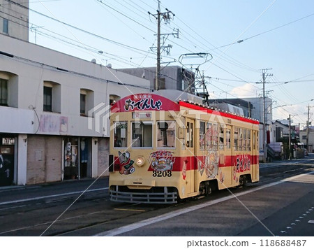 A winter feature of Toyohashi: the Toyohashi Railway City Line (Higashida Main Line) Oden 3200 series 118688487