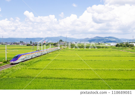 【山形線】迷你新幹線貫穿田園風光 118689081