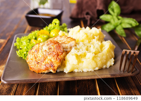 chicken cutlet from minced meat with mashed potato chicken cutlet from minced meat with mashed potato 118689649