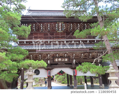 Chionji Temple, one of the three most scenic spots in Japan, is located about a 5-minute walk from Amanohashidate. Chionji Temple, one of the three most scenic spots in Japan, is located about a 5-minute walk from Amanohashidate. 118690458