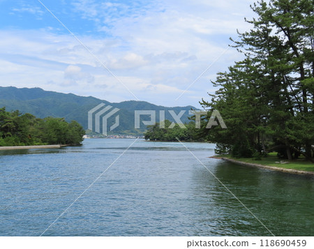 Chionji Temple, one of the three most scenic spots in Japan, is located about a 5-minute walk from Amanohashidate. 118690459