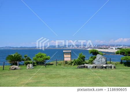 Wakayama City, Saikazaki guardhouse garden, Fujiwara no lord's Man'yoshu poem monument and Wakayama port area 118690605