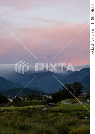 長野縣須坂市,瀑布雲和夕陽雲背景 長野縣須坂市,瀑布雲和夕陽雲背景 118690638