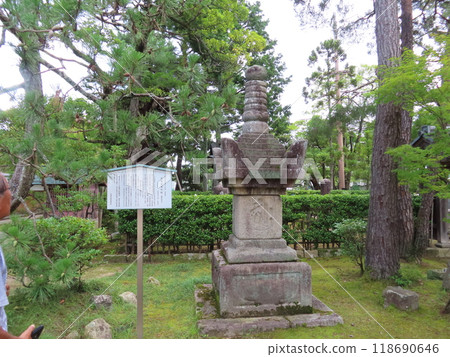 Chionji Temple, one of the three most scenic spots in Japan, is located about a 5-minute walk from Amanohashidate. 118690646
