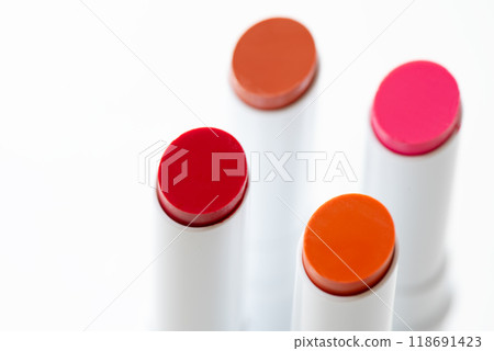 4 colorful lip balms 4 colorful lip balms 118691423