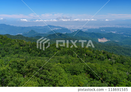 Climbing Mount Soranuma: View from the summit: Spectacular view of Sapporo city 118691585