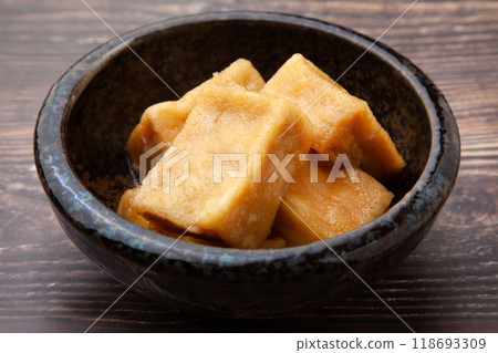 Deep-fried and simmered soybean curd Deep-fried and simmered soybean curd 118693309