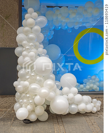 White Party Balloons 118693419