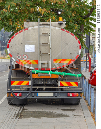 Potable Water Cistern Truck Potable Water Cistern Truck 118693541