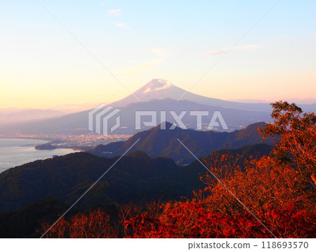 Mt. Fuji and autumn leaves at sunset in autumn Mt. Fuji and autumn leaves at sunset in autumn 118693570