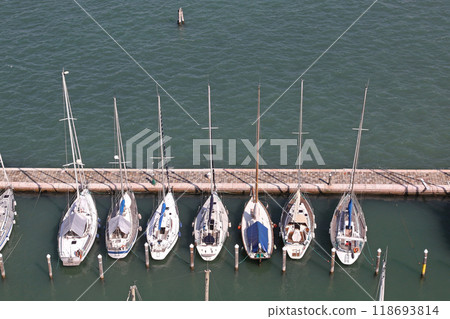 Sailboats 118693814