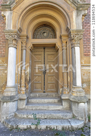 Synagogue Door Synagogue Door 118694534