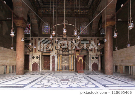Qibla Iwan Mosque 118695466